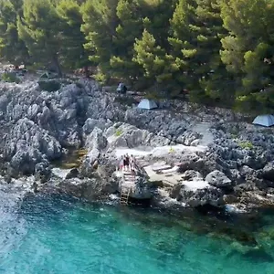 Alloggio in famiglia Pineside, Himare